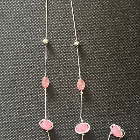 Elegant Pink and Silver Necklace - Picture 2 of 2